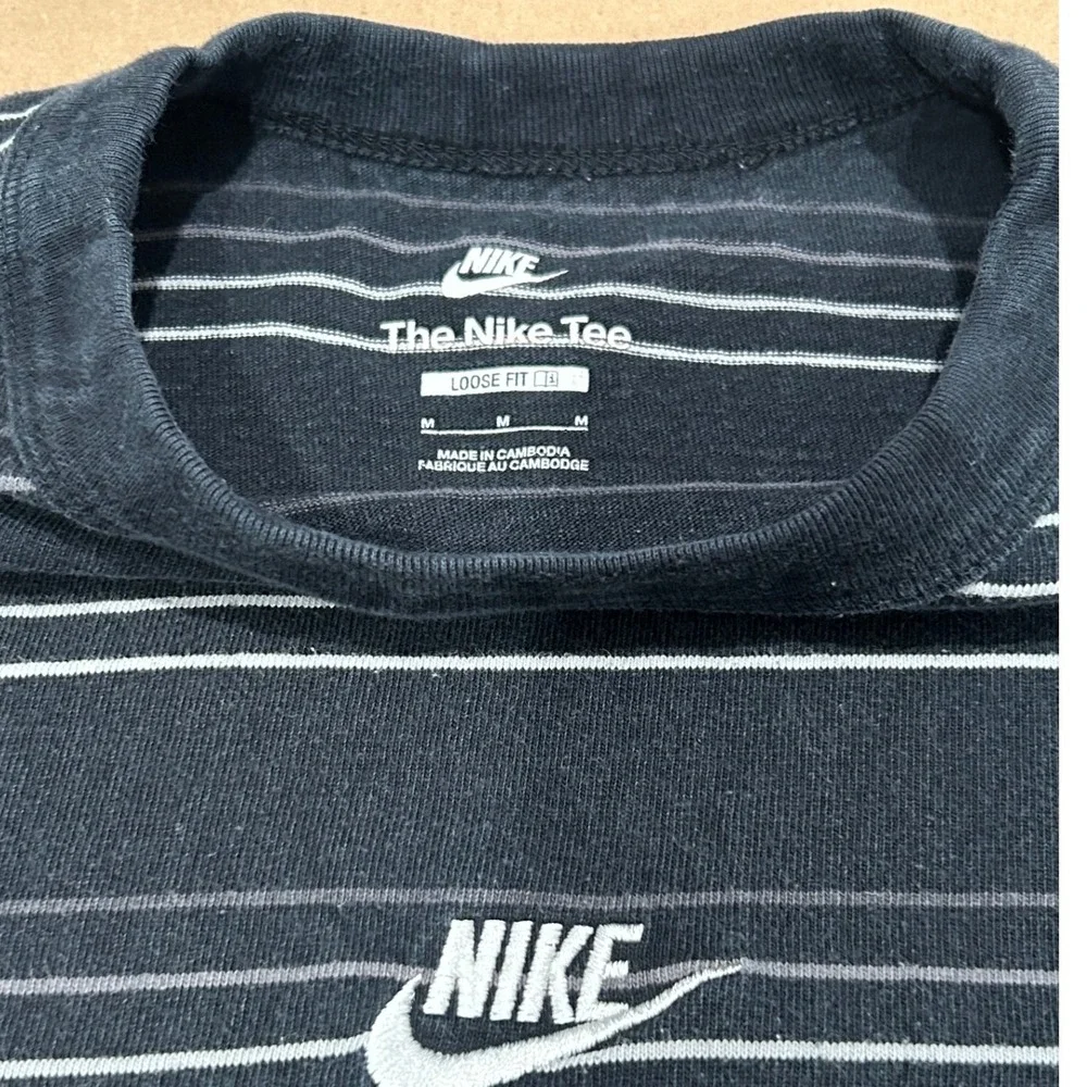 Nike Mens Medium Premium Loose Fit Embroidered Black Stripe Y2K Style Tee